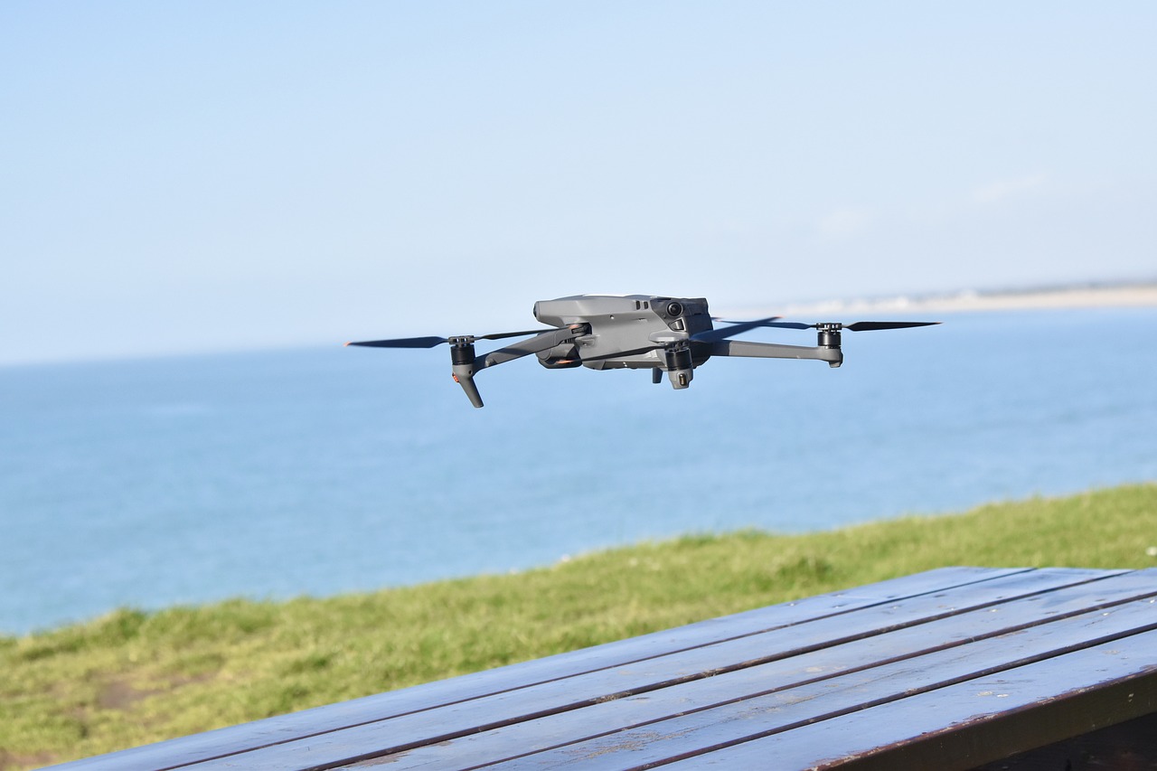 Czy latanie dronem jest trudne? Latanie dronem jest dla każdego?